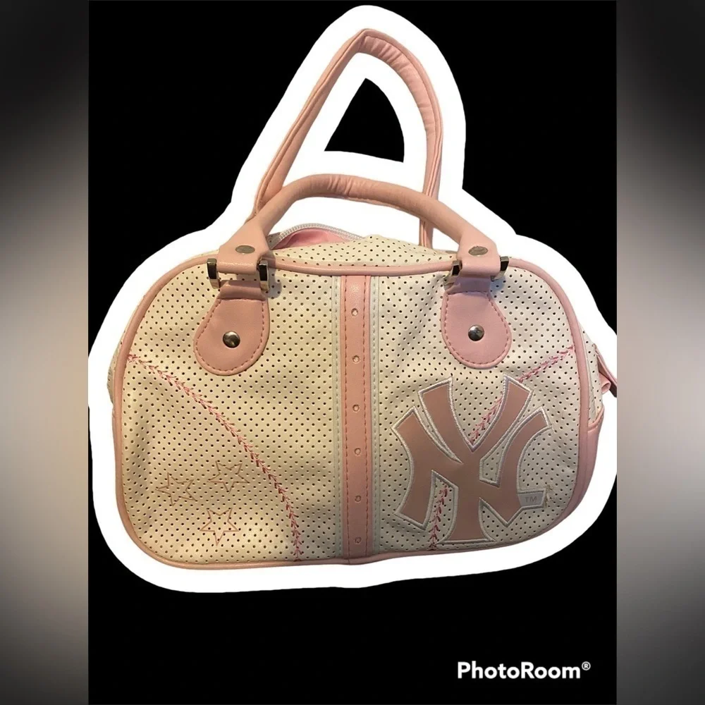 pink and white yankee bag